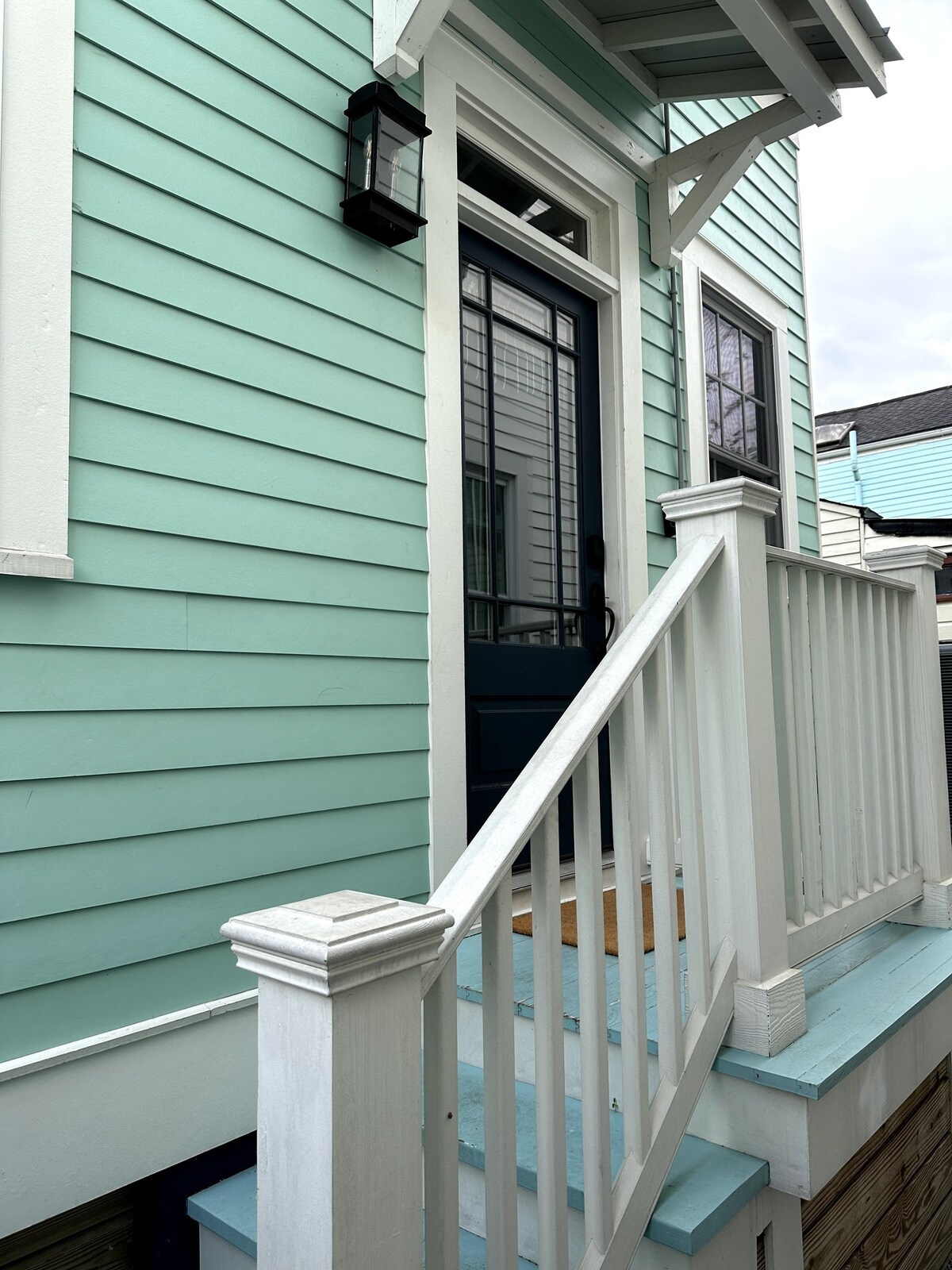 Bywater condo entry and porch